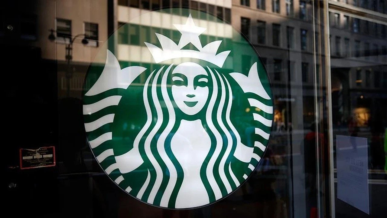 Starbucks’tan 39 milyar dolarlık hamle: Dünyaca ünlü restoran zincirine talip oldu