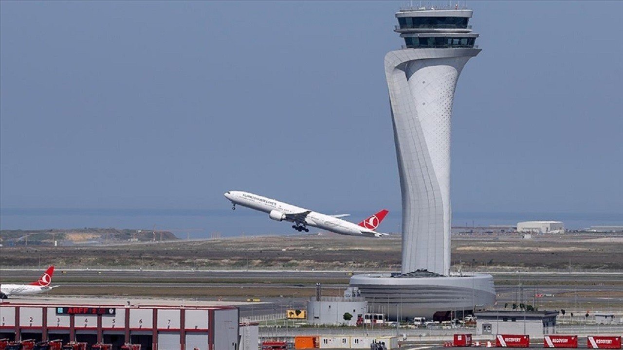 Havalimanlarında yolcu trafiği 193 milyonu aştı