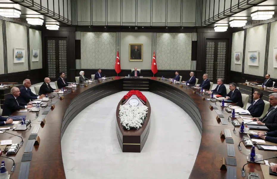 Kabine toplanıyor. Ana gündem fon soruşturması