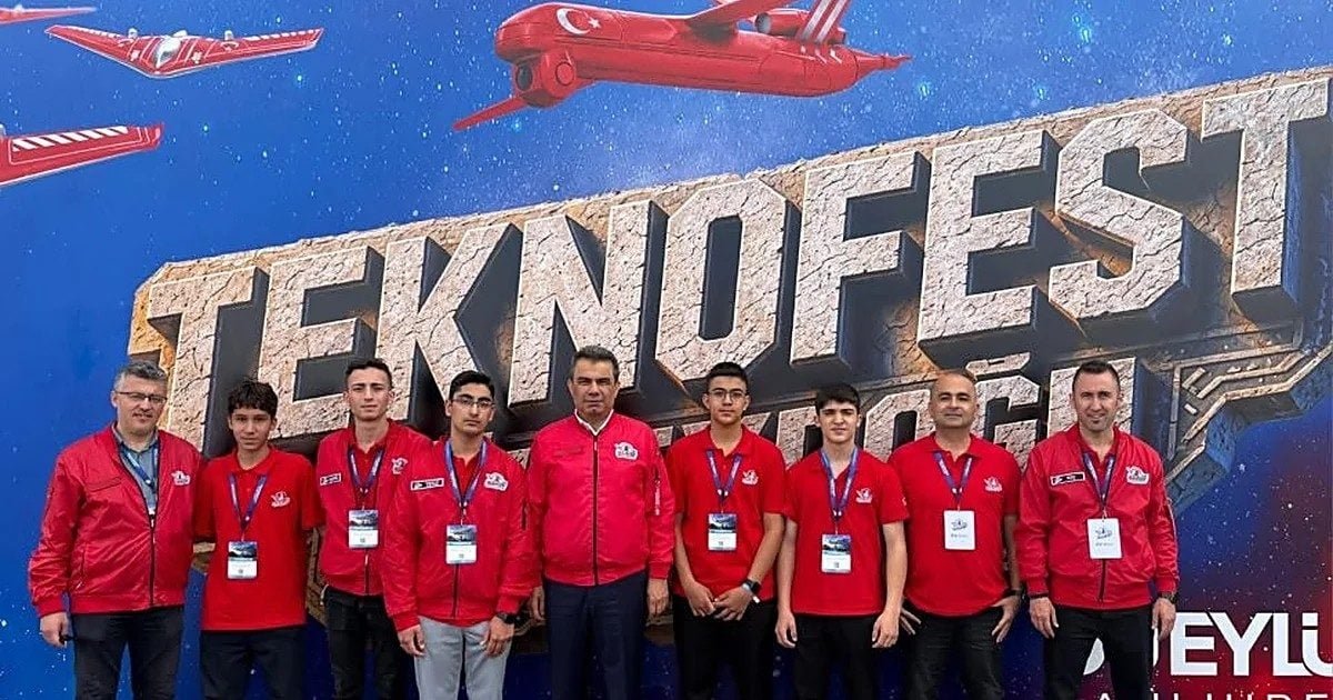Kastamonulu öğrenci ve öğretmenler TEKNOFEST Güneydoğu’dan 5 ödülle döndü