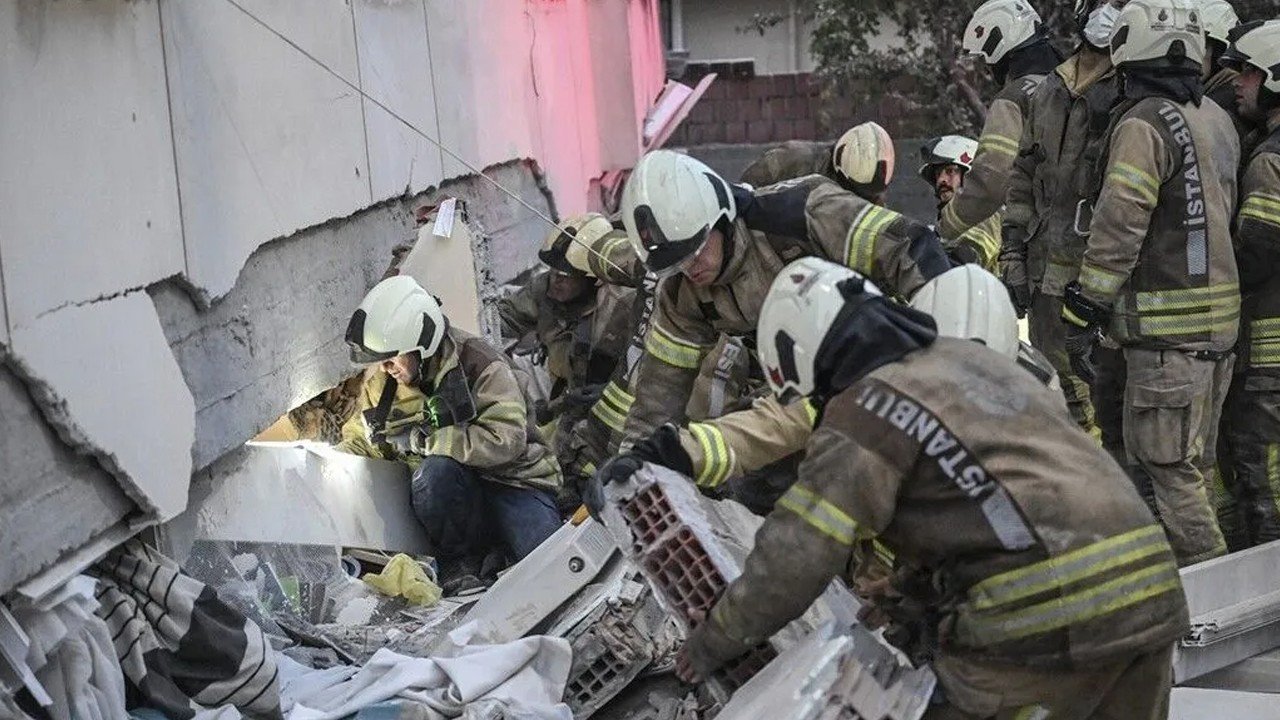 Maltepe’deki enkazda 1 kişinin cansız bedenine ulaşıldı