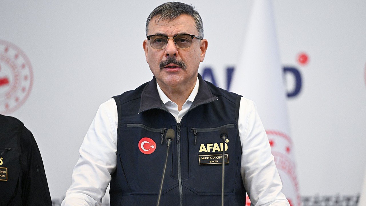 Bakan Çiftçi sel felaketiyle ilgili son durumu açıkladı: 3 kişi hayatını kaybetti, 6 kişi kayıp, çalışmalar sürüyor