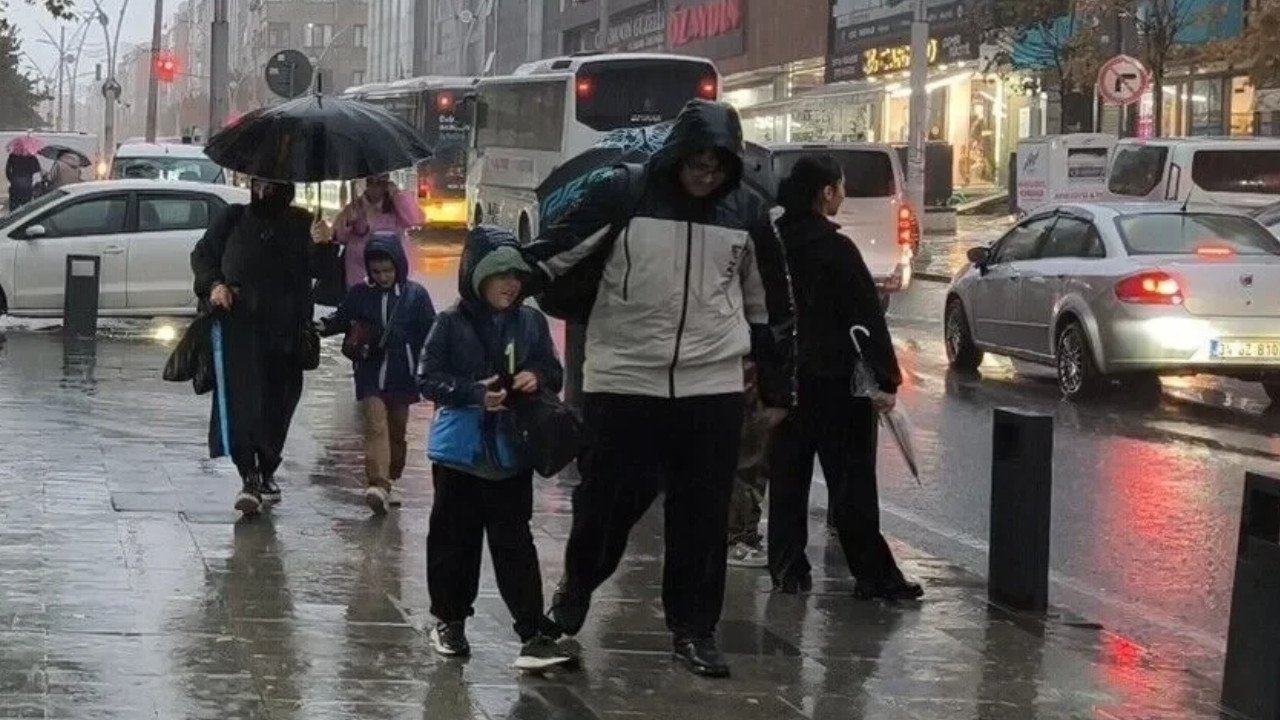 İstanbul’da yarın okullar tatil mi? Cuma günü İstanbul okul var mı?