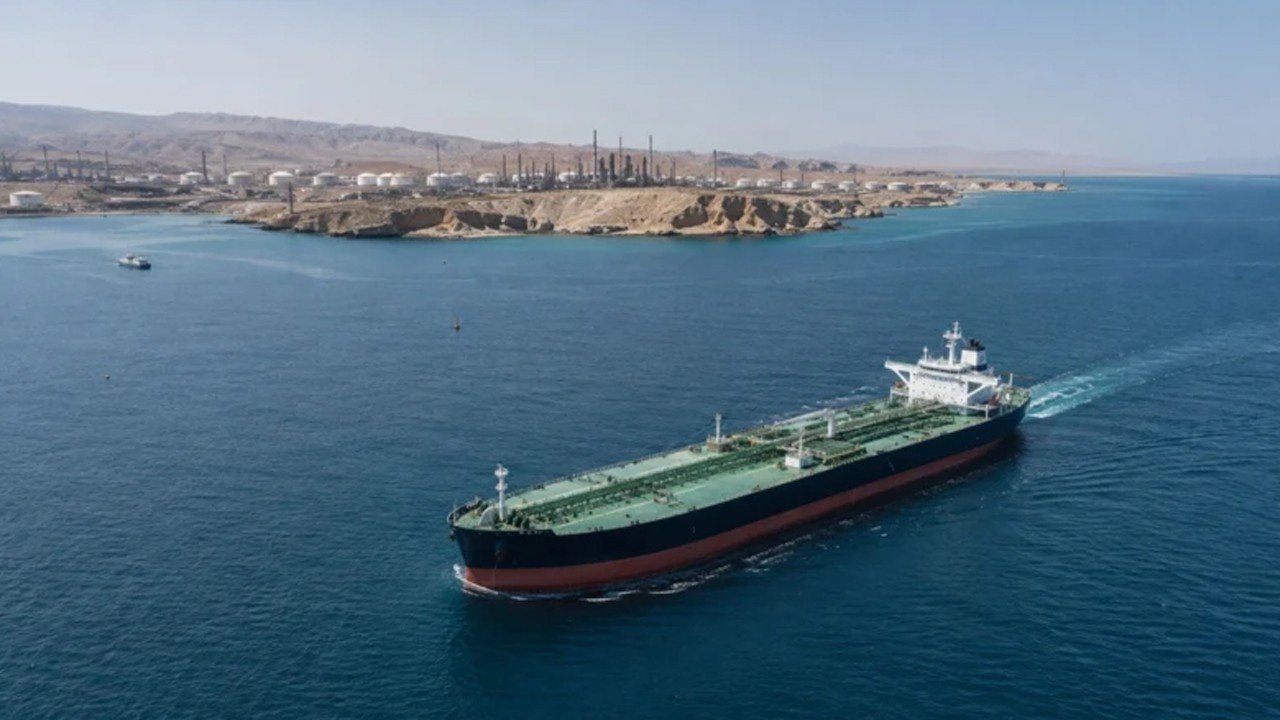 İran: Hürmüz Boğazı’nda “süper tanker” mayına çarptı