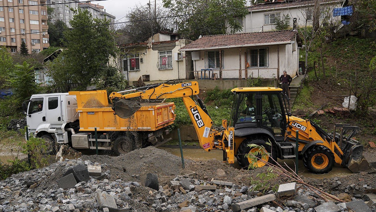 İstanbul’da sel sonrası bilanço ağır: Hasarı gidermek için çalışmalar sürüyor