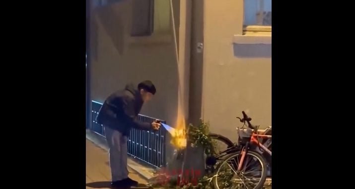 Sorumsuzlukta son nokta! İstanbul Fatih’te 13 yaşındaki çocuk bina doğal gaz borusunu çakmakla yakmaya çalıştı!