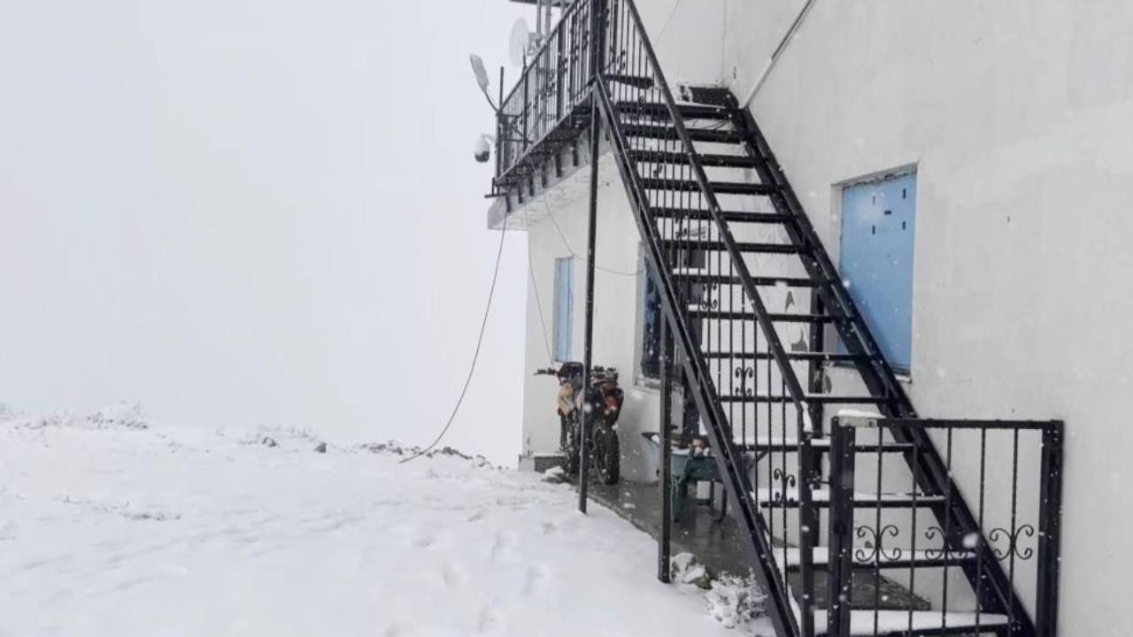Kış erken geldi: Mevsimin ilk karıyla beyaza büründü