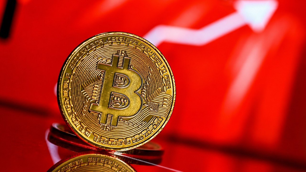 Bitcoin’de düşüş sürüyor: Petrol ve teknoloji hisseleri baskıyı artırdı