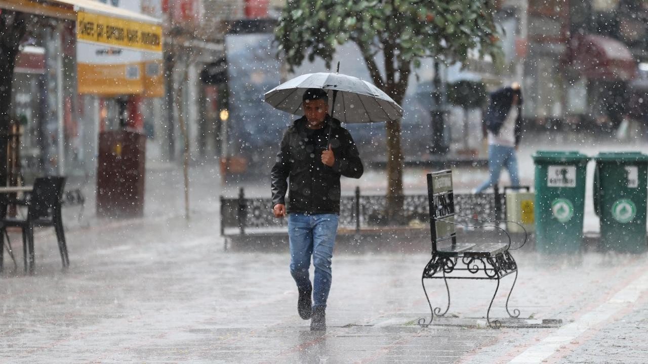 Meteoroloji’den İstanbul dahil birçok ile uyarı: Şiddetli yağış devam edecek