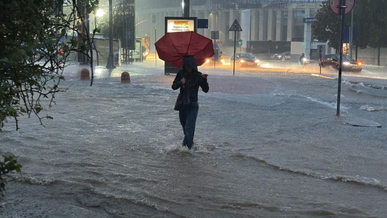 İstanbul ve Marmara’da sel tehlikesi devam ediyor: Meteoroloji’den şiddetli yağış uyarısı