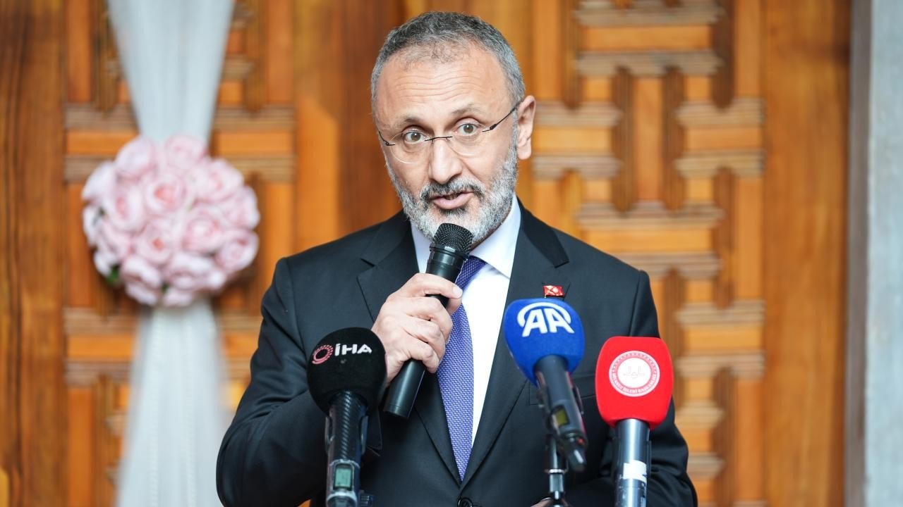 Eyüpsultan Belediyesine operasyon: Belediye Başkanı Özmen dahil 28 gözaltı