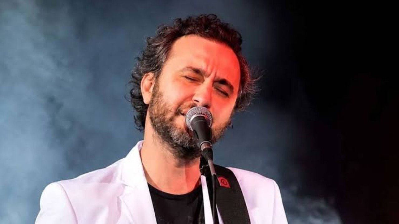 Ünlü şarkıcı Nev hayatını kaybetti