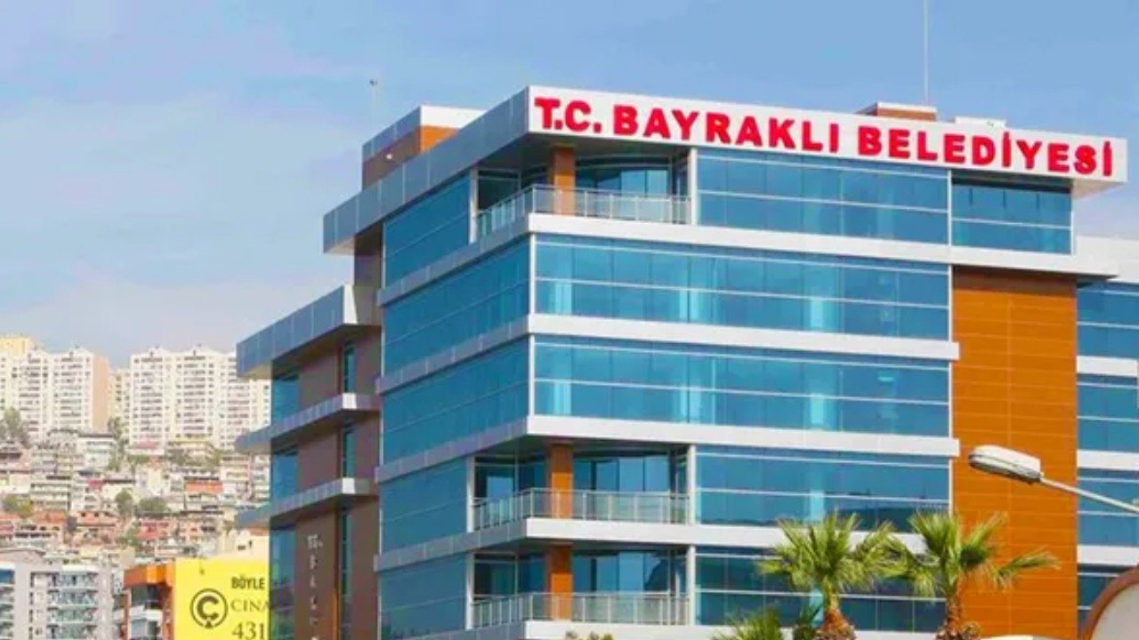 Bayraklı Belediyesine operasyon: Eski Başkan Serdar Sandal dahil 45 kişi gözaltında
